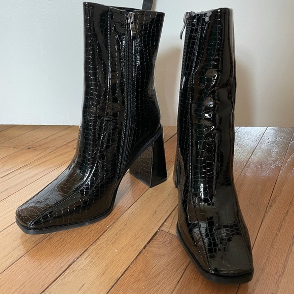 Nasty Gal Shoes - Black croc booties